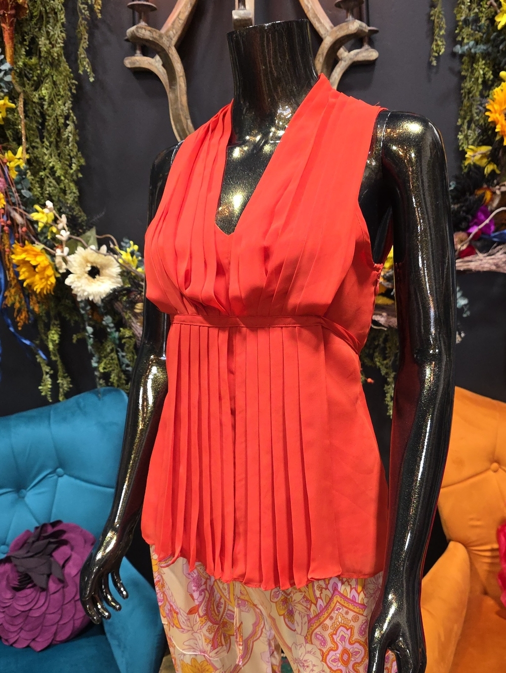 Jennifer Lopez Orange Pleated V-Neck Sleeveless Tank